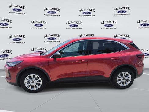 Certified 2023 Ford Escape Active w/ Tech Pack #1 FWD image 2