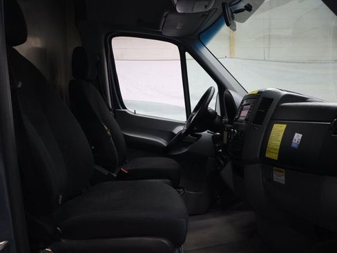 Used 2018 Mercedes-Benz Sprinter 2500 image 10