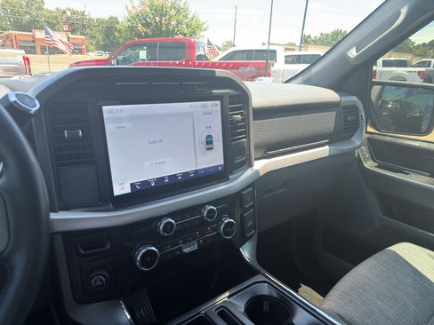Used 2022 Ford F150 XLT w/ Equipment Group 302A High RWD image 14