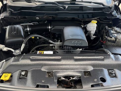 Used 2019 RAM 1500 Express AWD/4WD image 29