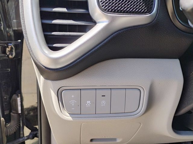 Used 2024 Kia Soul LX w/ Option Group 015 FWD image 11