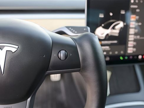 Used 2021 Tesla Model 3 Performance image 12