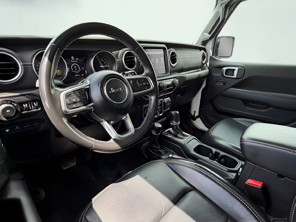 Used 2022 Jeep Wrangler Unlimited Sahara AWD/4WD image 15