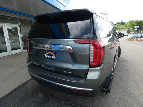 Used 2023 GMC Yukon XL SLT AWD/4WD image 3