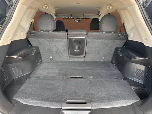 Used 2014 Nissan Rogue SV FWD image 41
