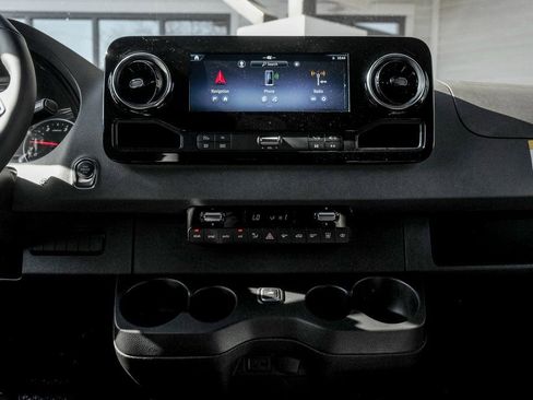 New 2025 Mercedes-Benz Sprinter 2500 image 19