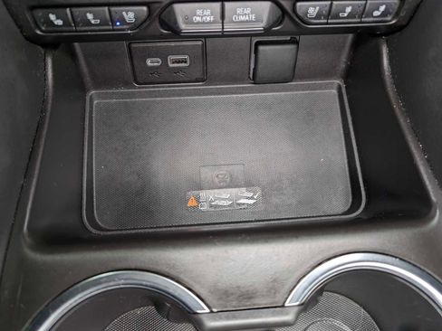 Used 2023 Chevrolet Tahoe Premier image 32