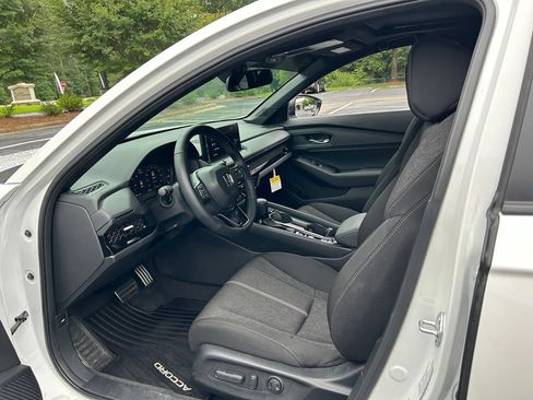 Used 2025 Honda Accord Sport image 35