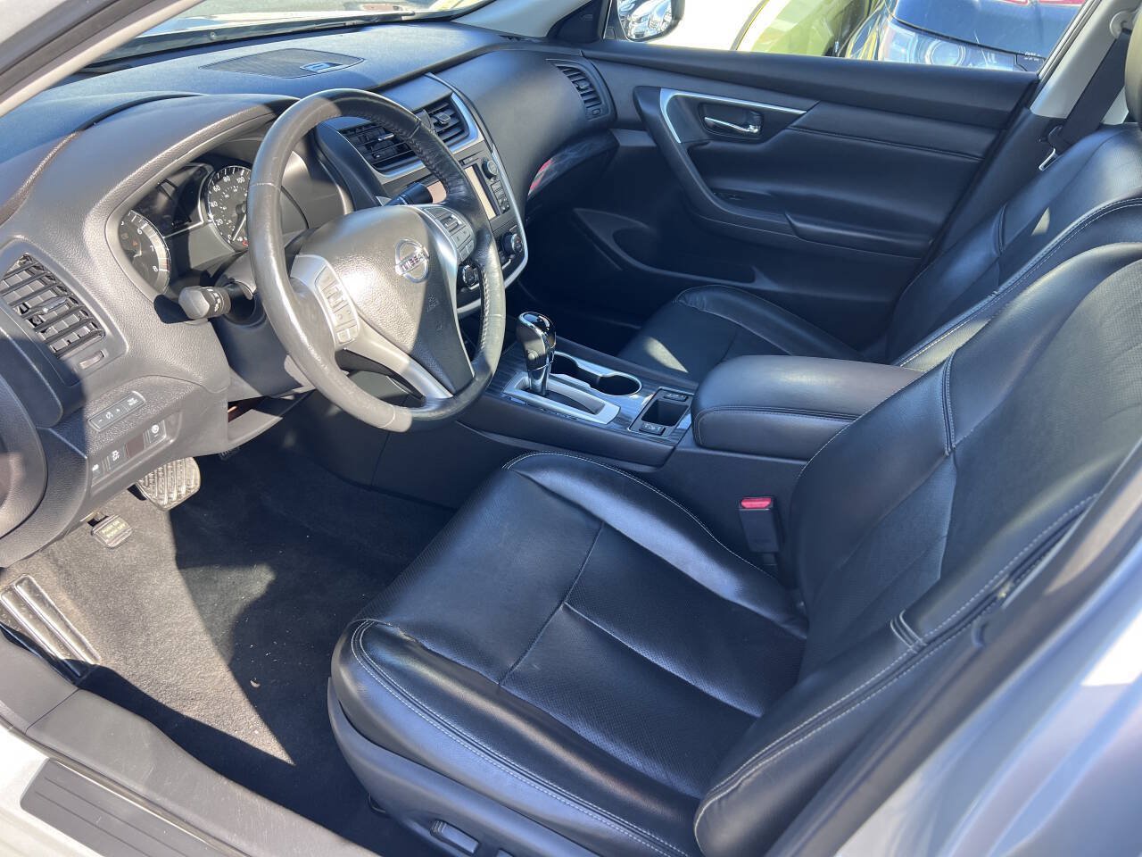 Used 2016 Nissan Altima 2.5 SL w/ 2.5 Technology Package FWD image 7
