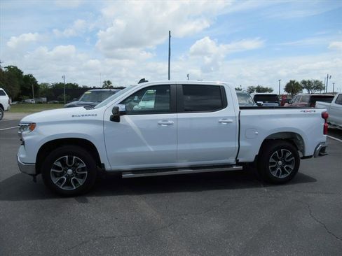 Certified 2024 Chevrolet Silverado 1500 LT image 2