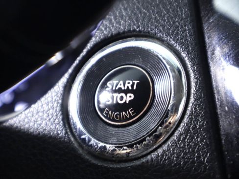 Used 2020 Nissan Rogue SV w/ Premium Package FWD image 23