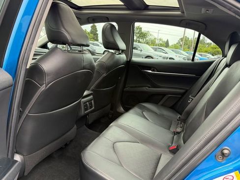 Used 2018 Toyota Camry XSE FWD image 16