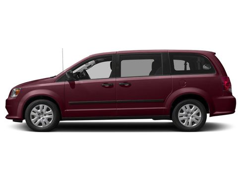 Used 2019 Dodge Grand Caravan SE image 3