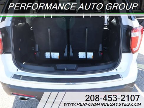 Used 2018 Ford Explorer XLT w/ Equipment Group 202A AWD/4WD image 13