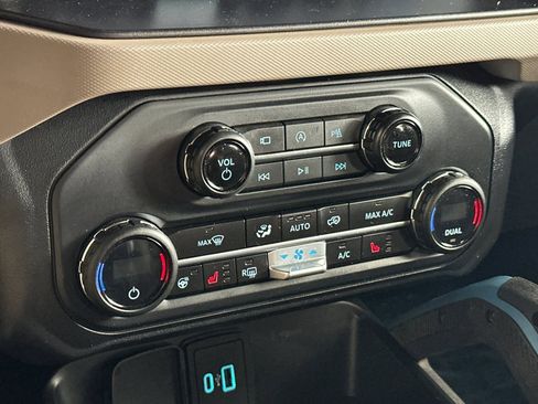 Used 2023 Ford Bronco Wildtrak image 21