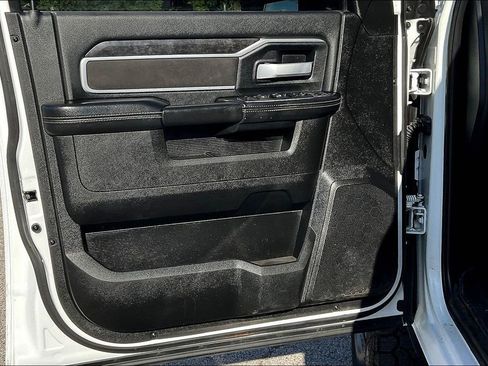 Used 2024 RAM 2500 Big Horn w/ Off Road Package AWD/4WD image 18