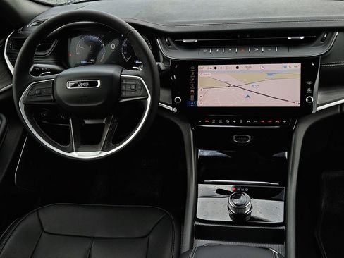 New 2026 Jeep Grand Cherokee L Limited RWD image 17