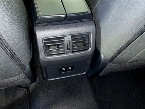 Used 2025 Nissan Rogue SV AWD/4WD image 31