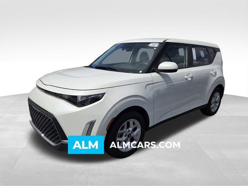 Used 2025 Kia Soul LX w/ LX Technology Package FWD image 1