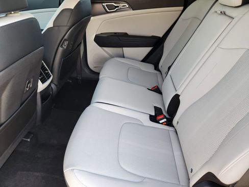 New 2026 Kia Sportage EX image 19