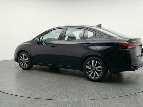 Used 2025 Nissan Versa SV image 9