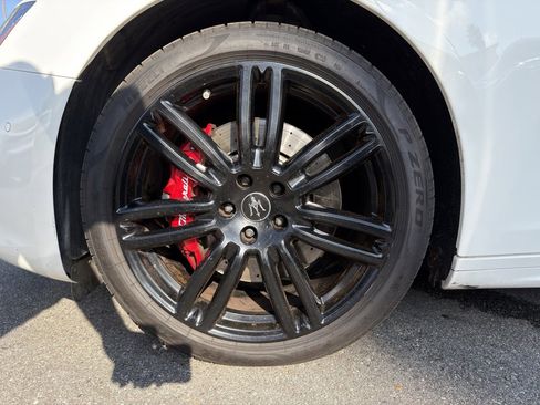 Used 2022 Maserati Ghibli Modena image 12