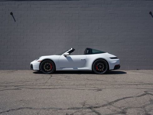 New 2026 Porsche 911 Targa 4 GTS image 2