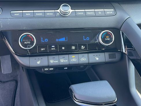 New 2025 Hyundai Elantra Limited image 21