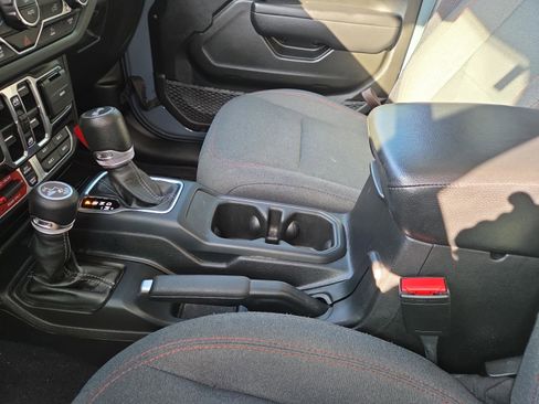 Used 2024 Jeep Wrangler Unlimited Rubicon w/ XTREMEE 35" Tire Package image 21