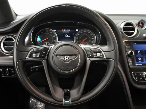 Used 2019 Bentley Bentayga image 15