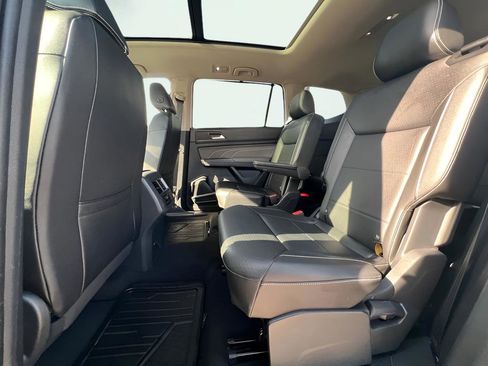 Used 2022 Volkswagen Atlas SEL R-Line AWD/4WD image 20