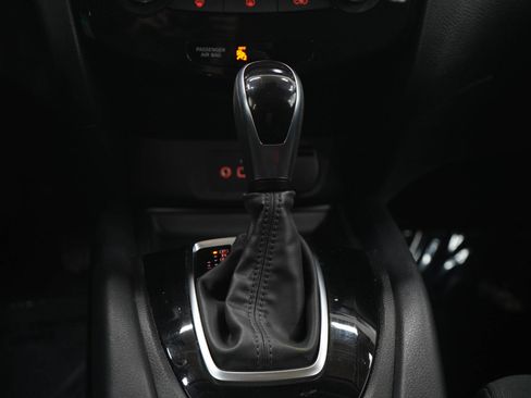 Used 2020 Nissan Rogue S AWD/4WD image 18