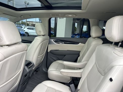 Certified 2023 Cadillac XT6 Premium Luxury w/ Technology Package image 17