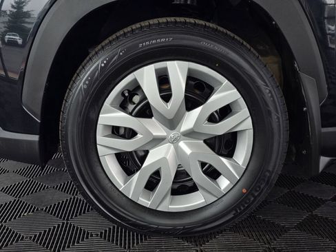 Certified 2025 Toyota Corolla Cross L AWD/4WD image 11