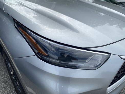 Used 2021 Toyota Highlander XLE FWD image 6