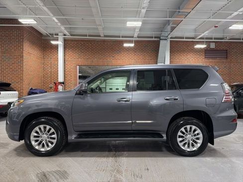Used 2019 Lexus GX 460 Premium w/ Premium Package image 4