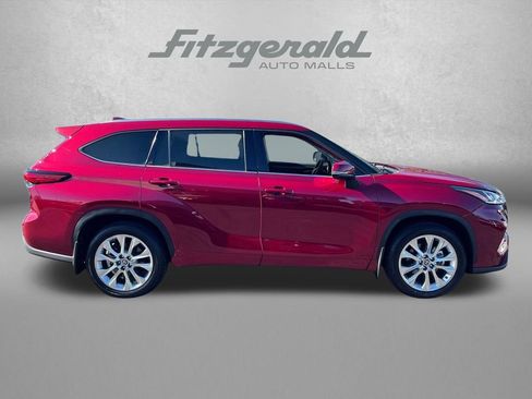Used 2022 Toyota Highlander Limited image 4