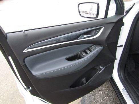 Used 2024 Buick Enclave Essence w/ Sport Touring Edition image 23