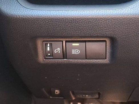 Certified 2021 Toyota RAV4 LE AWD/4WD image 24