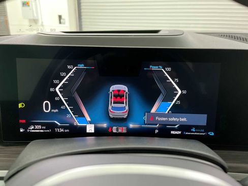 Used 2024 BMW X5 xDrive50e w/ M Sport Package image 10