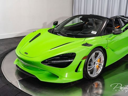 Used 2025 McLaren 750S Spider image 17