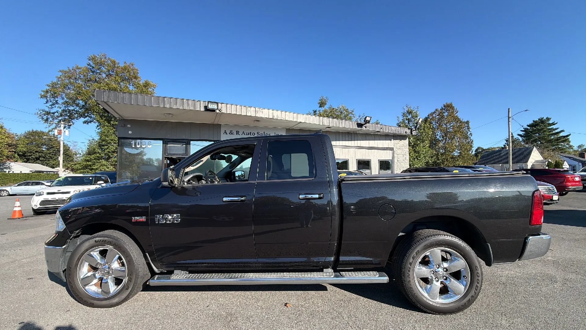 Used 2015 RAM 1500 Express w/ Black Ram 1500 Express Group AWD/4WD image 4