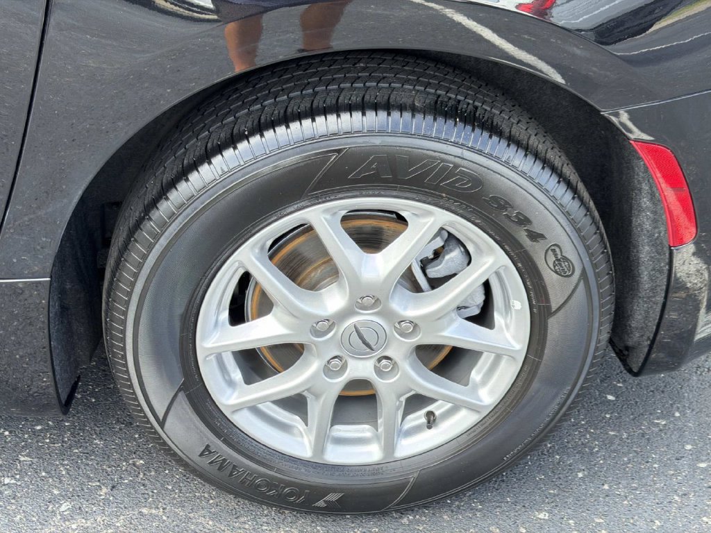 Used 2025 Chrysler Pacifica Select FWD image 10
