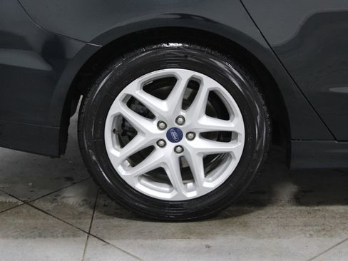 Used 2014 Ford Fusion SE FWD image 13