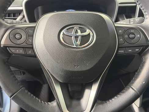 Used 2023 Toyota Corolla Cross XLE w/ Convenience Package image 16