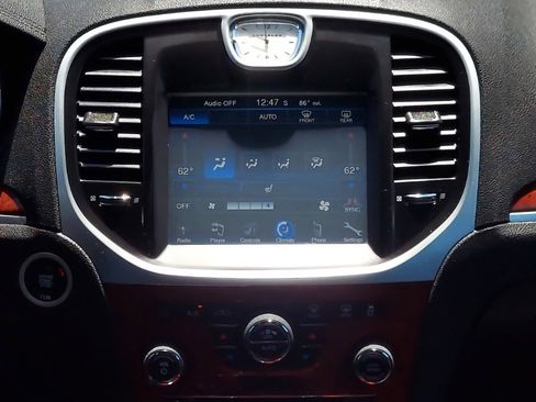 Used 2012 Chrysler 300 Limited RWD image 13