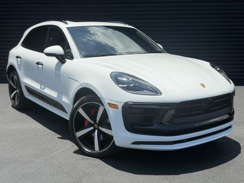 Certified 2023 Porsche Macan S AWD/4WD image 7
