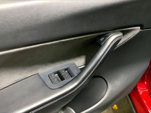 Used 2021 Tesla Model Y Long Range image 35