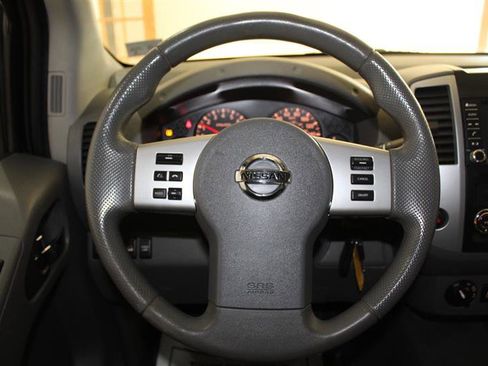 Used 2019 Nissan Frontier SV image 15