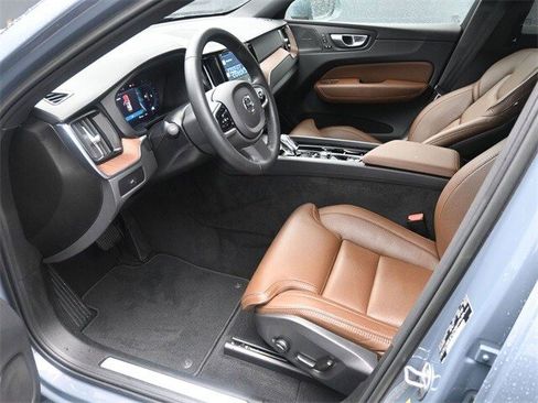 Certified 2023 Volvo XC60 B5 Ultimate w/ Protection Package Premier image 18